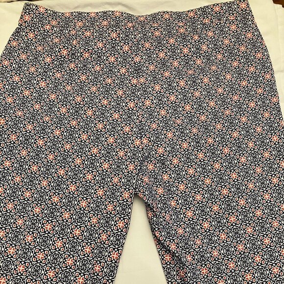 Elastic Waist Red Black and White Pants - Picture 3 of 11